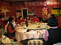 2010-12-18 下午 06-55-18邊吃邊開會.JPG